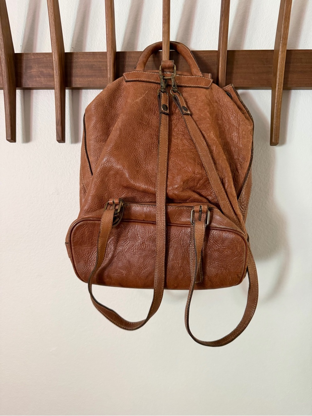 Italian Classic Brown Leather Backpack -  Everyday Rucksack - Picture 2 of 2